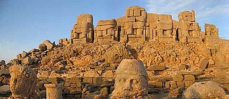 Fájlnév=nemrut_dagu.jpg
Fájlméret=36KiB
Méretek=640x277
Hozzáadás dátuma=2011 Január 9. nemrut_dagu.jpg