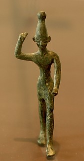 Fájlnév=Baal_Ugarit_Louvre_AO17330.jpg
Fájlméret=215KiB
Méretek=900x1725
Hozzáadás dátuma=2015 December 18. Baal_Ugarit_Louvre_AO17330.jpg