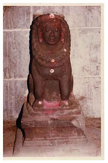 Fájlnév=Male_purushamriga_or_Indian_sphinx_guarding_the_entrance_of_the_Shri_Shiva_Nataraja_temple_in_Chidambaram.JPG
Fájlméret=26KiB
Méretek=398x599
Hozzáadás dátuma=2011 Június 12. Male_purushamriga_or_Indian_sphinx_guarding_the_entrance_of_the_Shri_Shiva_Nataraja_temple_in_Chidambaram.JPG