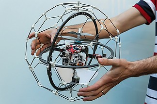 Fájlnév=20150210a-gimball-dron-az-egyik.jpg
Fájlméret=74KiB
Méretek=666x444
Hozzáadás dátuma=2015 Február 11. 20150210a-gimball-dron-az-egyik.jpg
