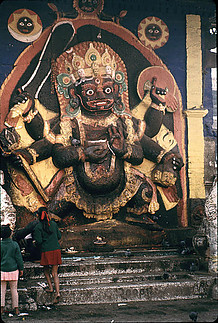 Fájlnév=404px-Bhairava_Kathmandu_1972.jpg
Fájlméret=89KiB
Méretek=404x599
Hozzáadás dátuma=2012 Augusztus 28. 404px-Bhairava_Kathmandu_1972.jpg
